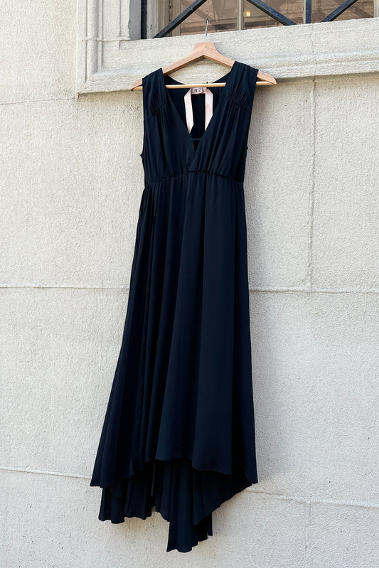 No. 21 - V-Neck Midi Dress: Black
