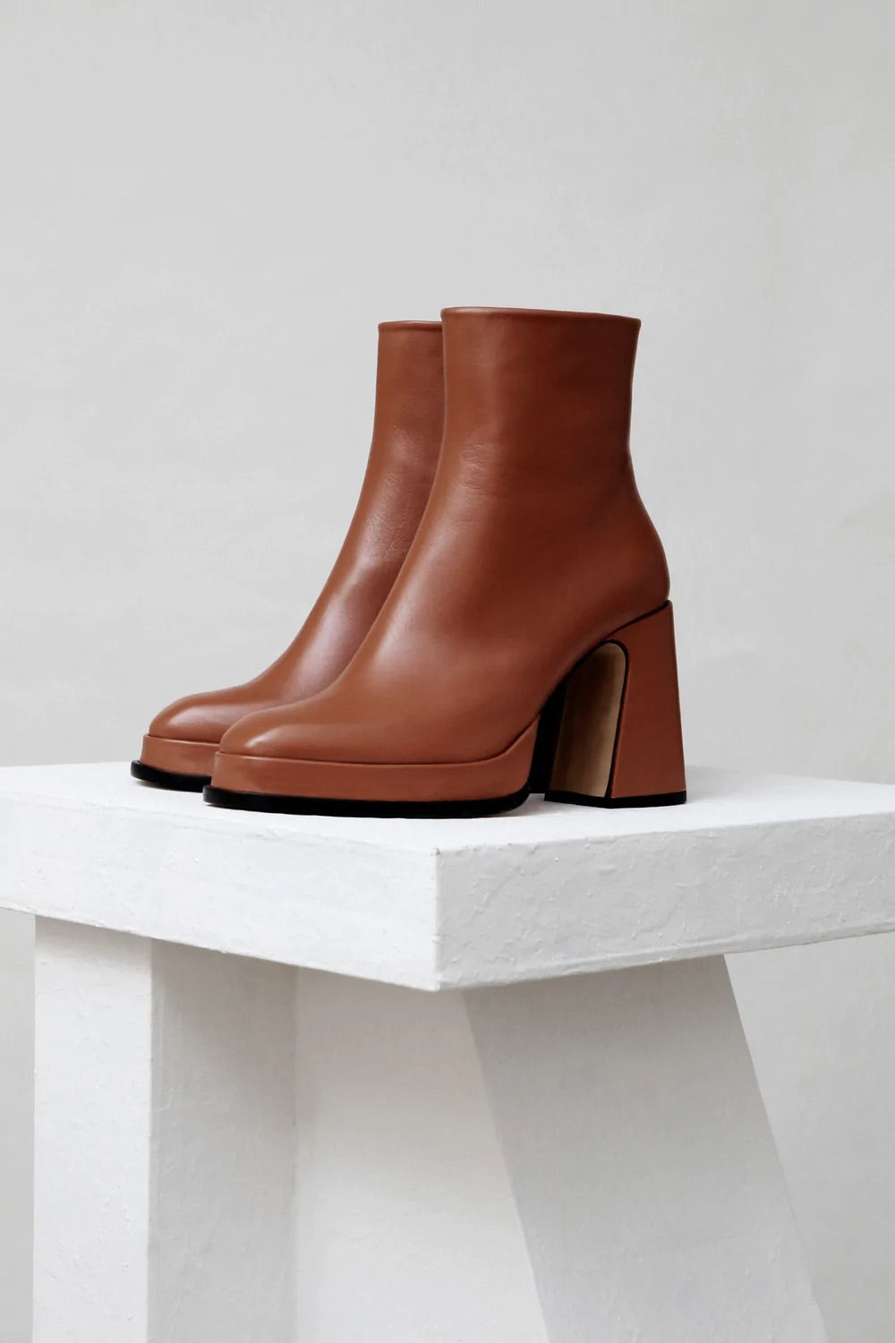 Souliers Martinez- Chueca Calf Leather Boots: Brown