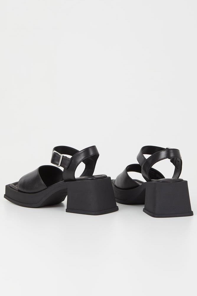 Vagabond - Hennie Heel Sandal: Black