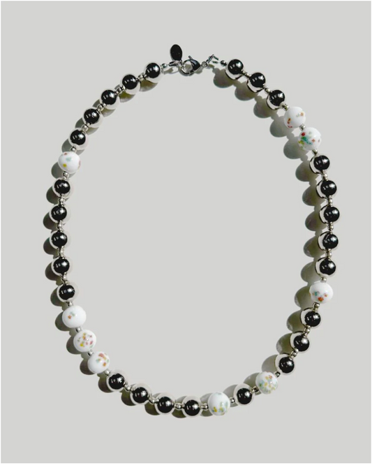 Karo Koru - Armas Necklace: White/Silver