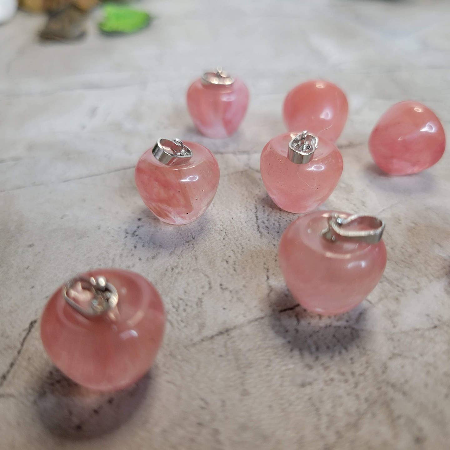 My Magic Place Shop - Pendant: Cherry Quartz Glass Apple