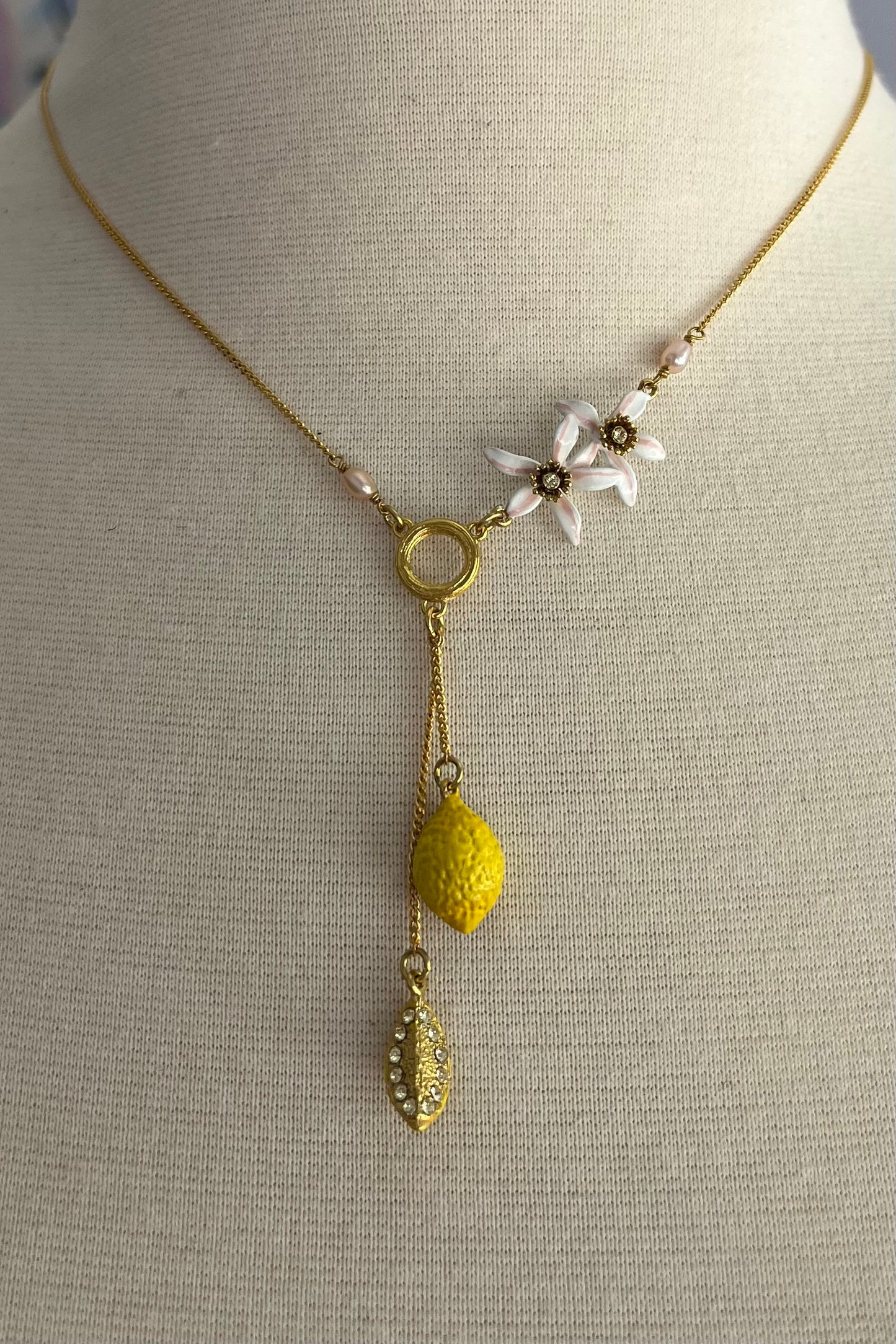 Les Néréides- Lemon and Blossoms Necklace