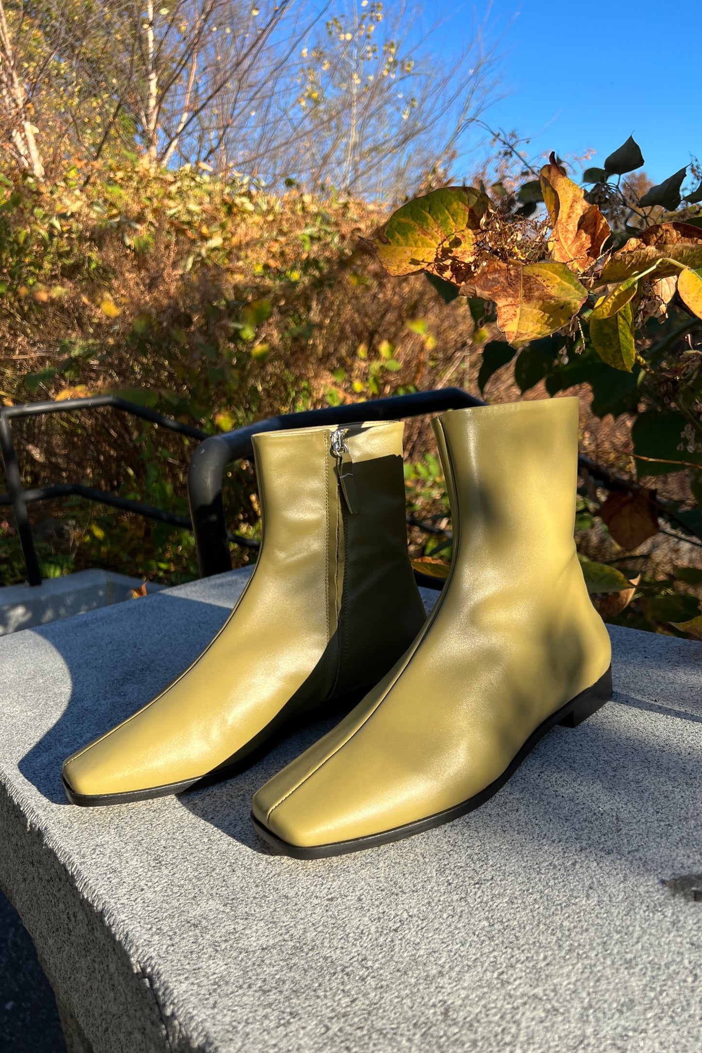 Souliers Martinez - Campamento Calf Leather Boots: Green
